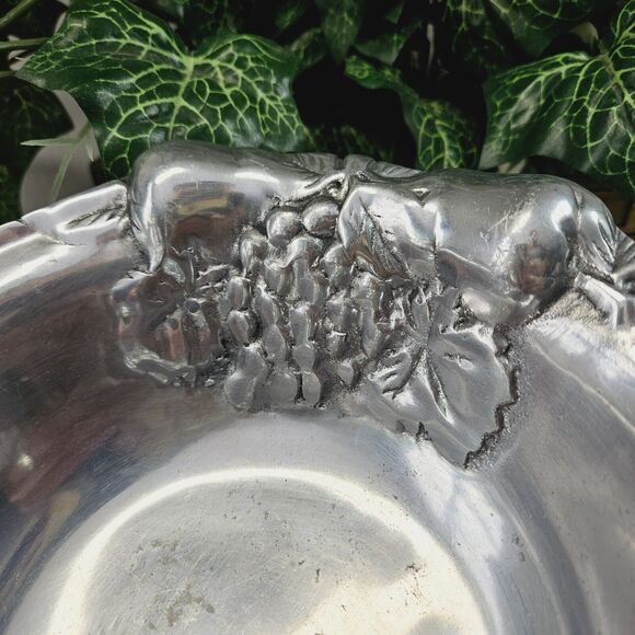 Vtg Pewter Fruit Bowl Raised Grapevine Rope Basket Weave Rim Heavy Catch All - Picture 3 of 11